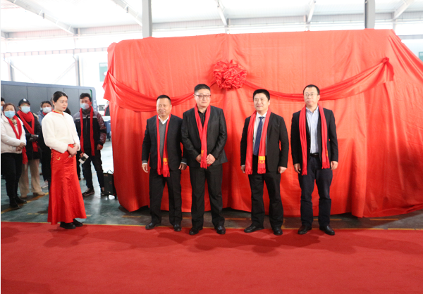 热烈祝贺龙雕40000w激光切割机全球首发