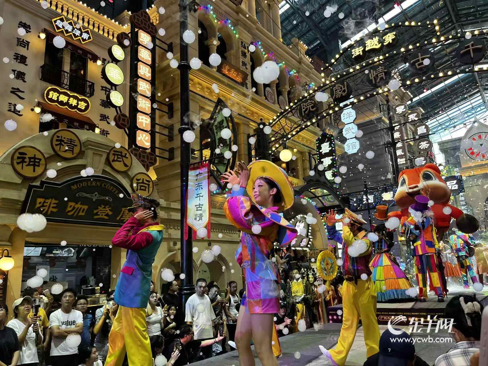 旅途中团圆！假期第六天：全省4a级及以上景区接待游客254.0万人次